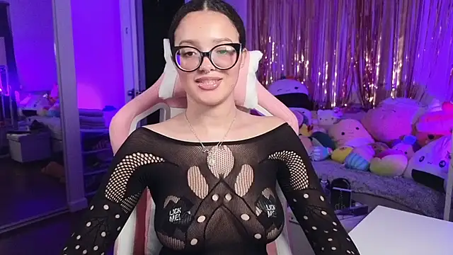 princessamberxo online show from April 9, 8:09 am