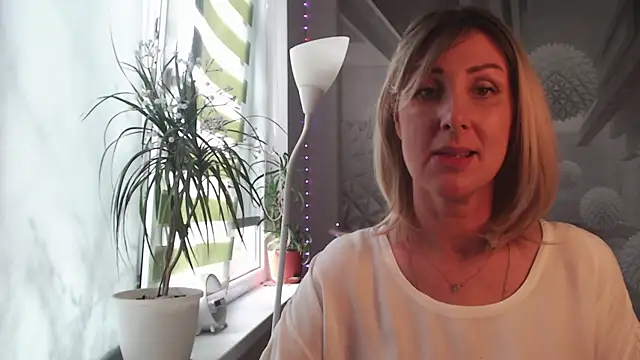 Ariel the mermaid online show from April 22, 6:43 am