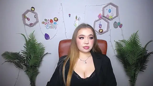 StacyYellig online show from April 6, 9:16 pm