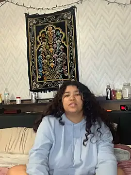 KittyLoroi online show from May 5, 1:52 am
