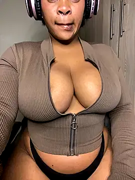 YellowHoneyDip online show from October 9, 2:48 am