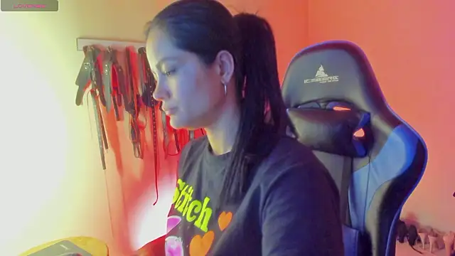 scarlet-kennedy98 online show from March 5, 9:43 pm