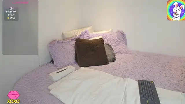 Maiaa evans online show from March 31, 5:51 am