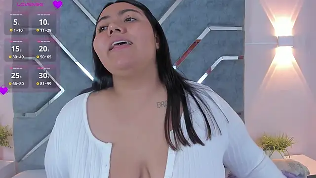 LucciaPorter online show from May 28, 1:31 pm