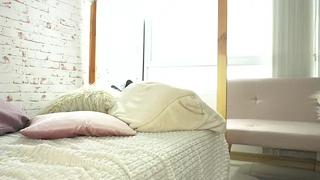 Sofhia cruz online show from April 6, 8:43 pm