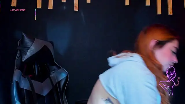 izyzys baker online show from February 23, 7:08 am