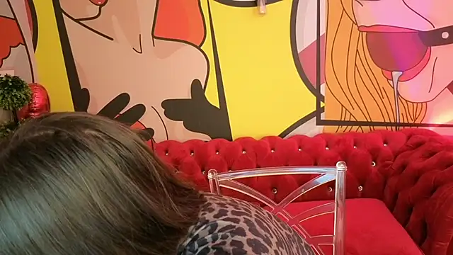 RosieMoons online show from March 10, 8:35 pm