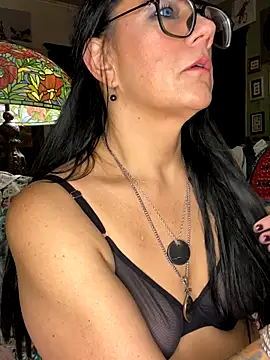 Snapshot of sexyasscougar chatting on October 28, 11:20 pm sexyasscougar online show from October 28, 11:20 pm