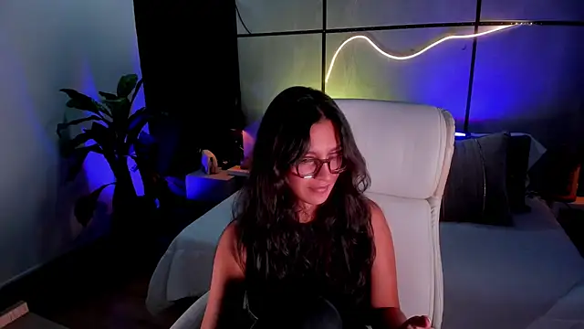 Gia Mazzon online show from January 31, 7:11 pm