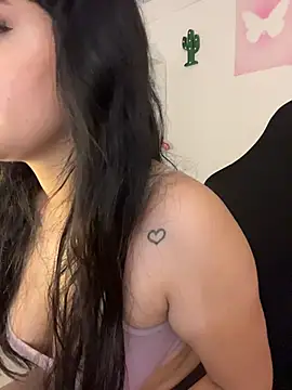 violet-333 online show from August 5, 5:30 pm
