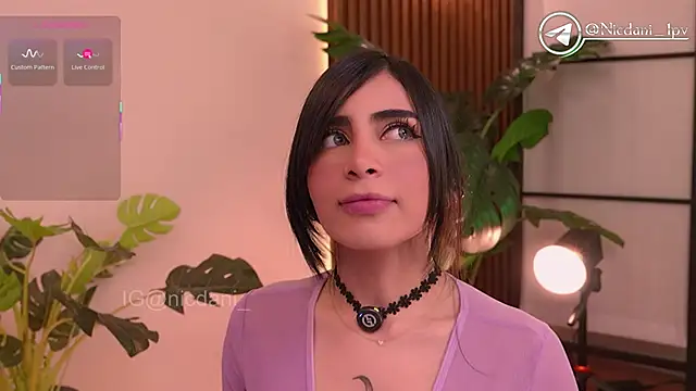 nicdani 1 online show from October 19, 12:45 am