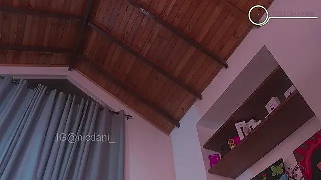 nicdani 1 online show from September 9, 12:43 am