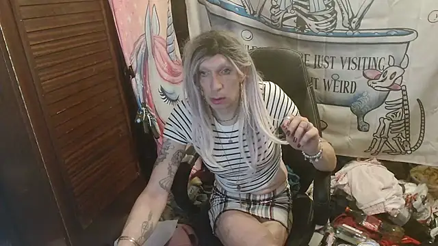 Ombeline1 online show from April 5, 7:35 pm