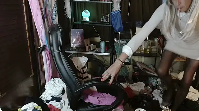 Ombeline1 online show from September 27, 5:53 pm