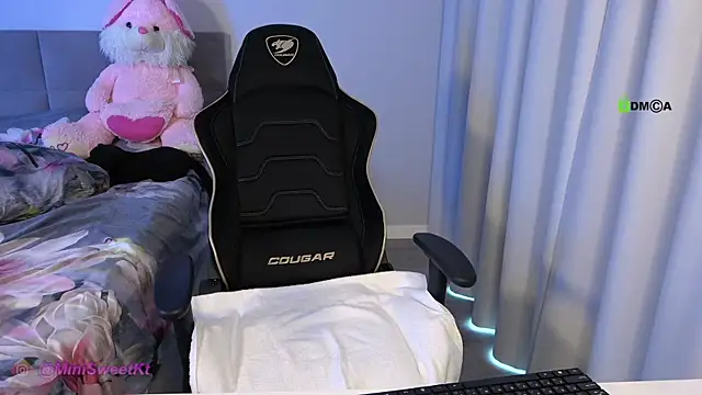 MiniSweetKt online show from October 24, 6:20 am