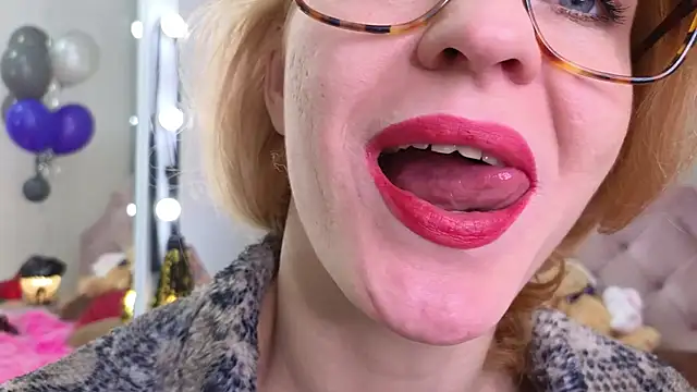 SquirtyAlisa online show from October 28, 8:35 pm