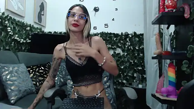 natasha squirt28 online show from May 17, 12:43 am