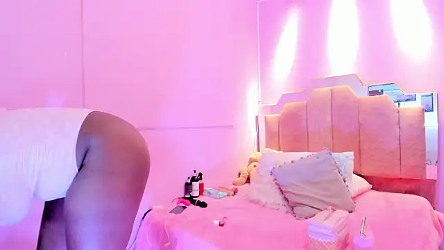 LoveQueen2 online show from February 24, 12:26 pm