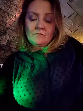 lady charlyne online show from December 5, 8:10 pm