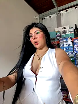 bella isabela online show from September 12, 1:51 pm