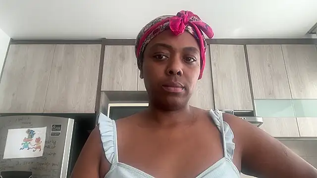 ChocolateCakeQueen online show from February 18, 3:11 pm