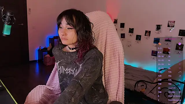 deadlysweet online show from April 25, 5:32 pm