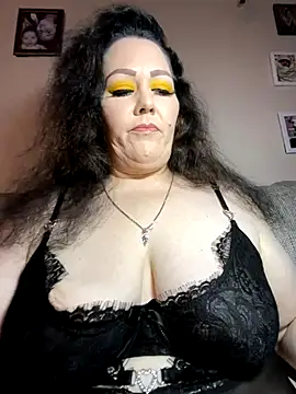 fatfabulous1981 online show from January 7, 12:25 am