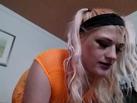 SexxxiLexiiii online show from February 21, 6:47 am