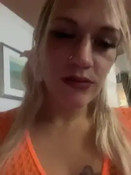 SexxxiLexiiii online show from April 11, 7:45 am