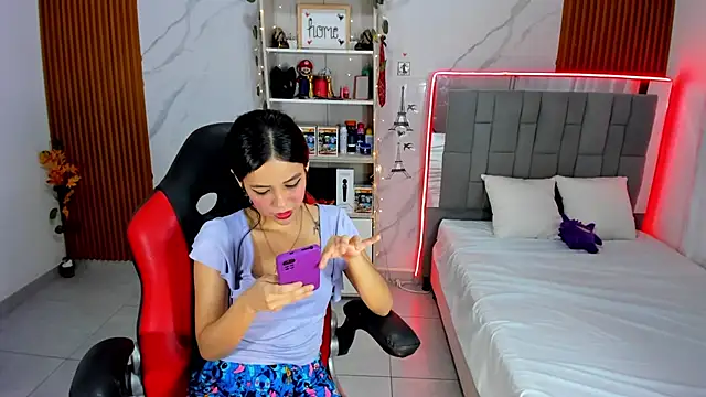 HannaSexyy online show from November 18, 1:50 am