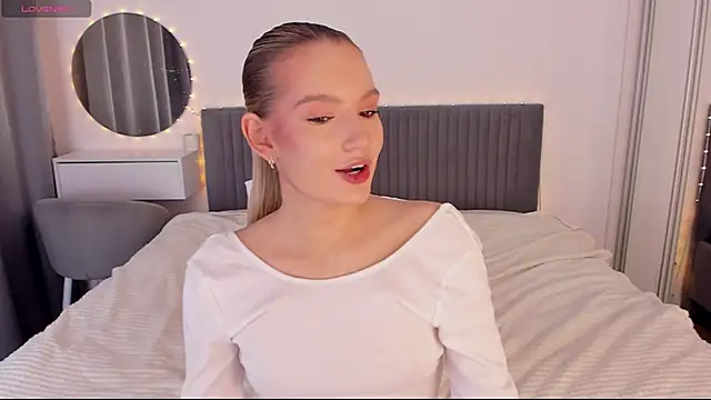 CassieRayss online show from December 3, 1:57 pm