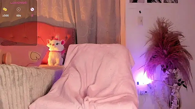 charlotte-Love09 online show from March 28, 8:36 am