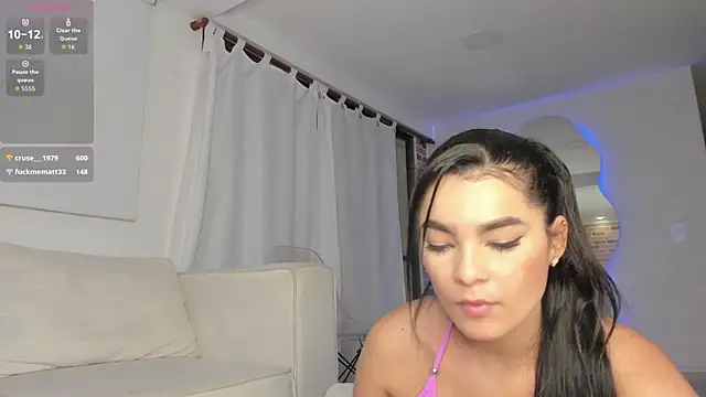 sara evans02 online show from December 5, 7:30 am