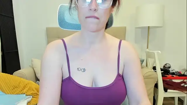 emmita69  online show from March 23, 2:40 am