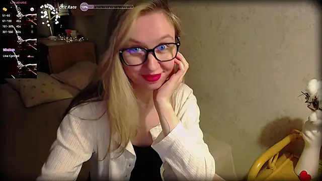 Snapshot of Lina_Roo chatting on October 24, 12:39 am Lina Roo online show from October 24, 12:39 am