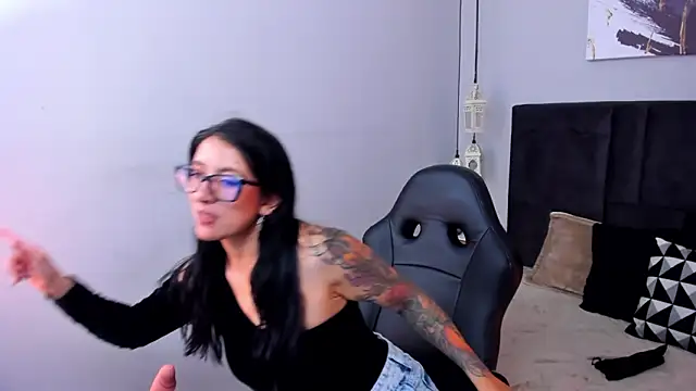 kira moon   online show from March 9, 8:56 pm