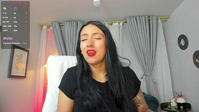 kira moon   online show from November 19, 8:42 pm