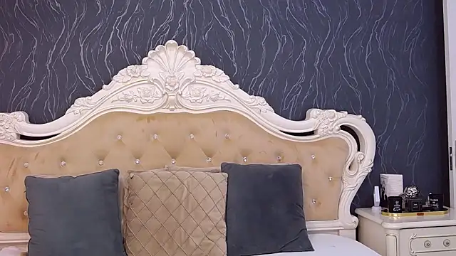 Lauren Saint online show from March 30, 3:00 pm