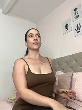 ImAlicee online show from April 13, 10:10 pm