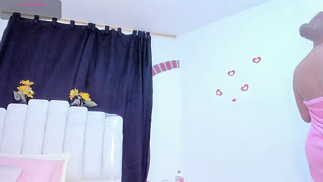 RoxannaBlanche online show from February 17, 11:42 am