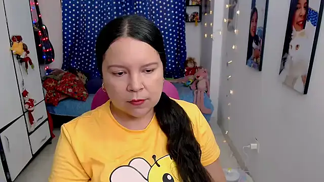 claryssa  online show from January 9, 8:57 pm