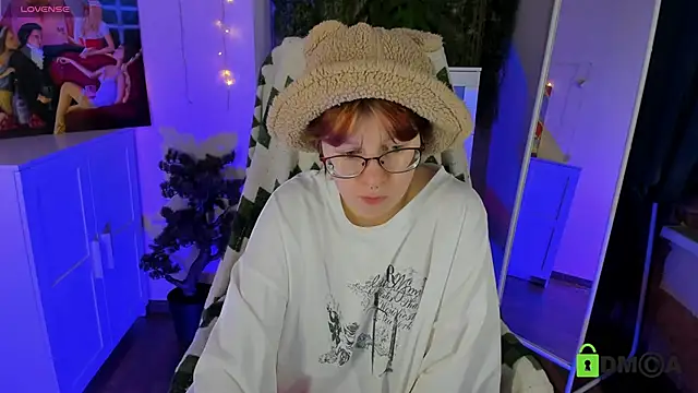 Melissa Wells online show from November 27, 8:45 pm