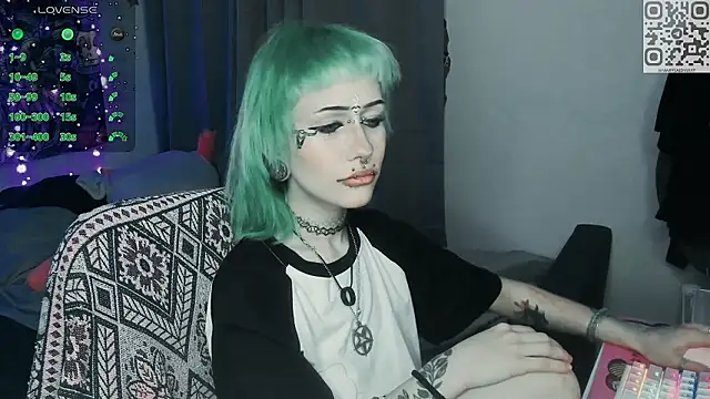 say mary online show from March 5, 9:21 pm