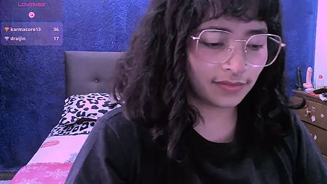 NinaYellow online show from October 22, 4:23 pm