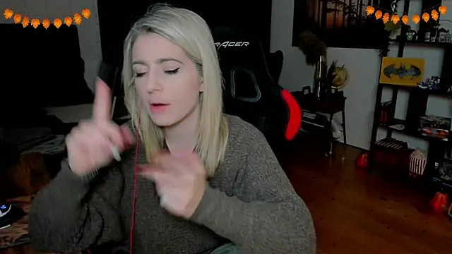 Lisaonthemoon online show from November 25, 6:42 pm