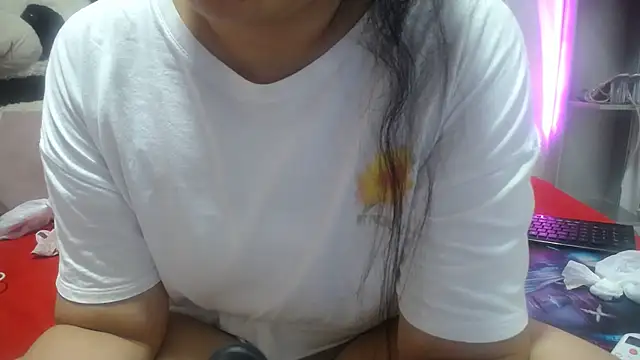 KEYRA-MILLER- online show from April 2, 2:09 am