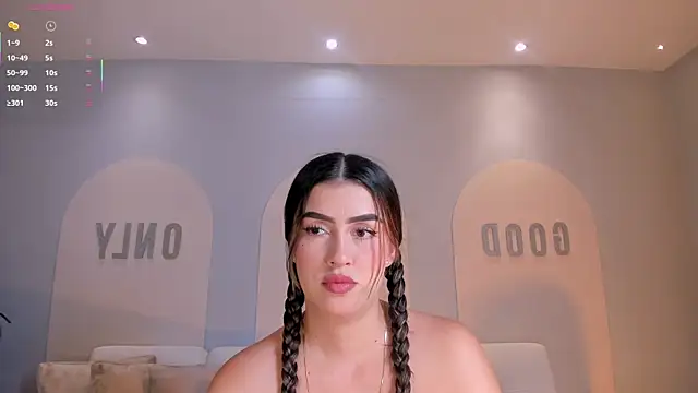 PaulinaSantos  online show from March 13, 8:32 pm