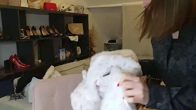 victoirenextdoor online show from February 10, 7:50 pm