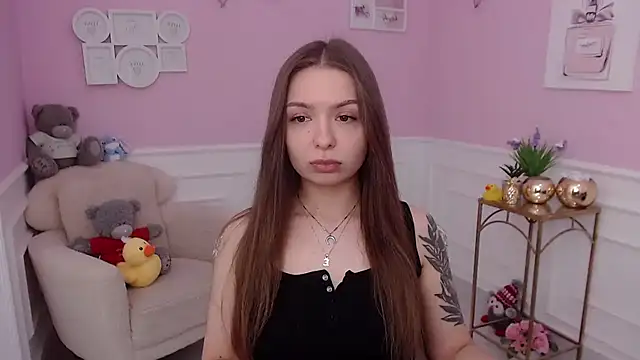 LucySkilar online show from September 28, 4:19 am