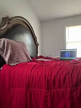 ebonyred online show from April 15, 1:33 pm